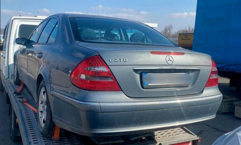 Ghinion pentru un moldovean. A încercat să intre în țară cu o mașină furată din Italia, dar polițiștii l-au oprit